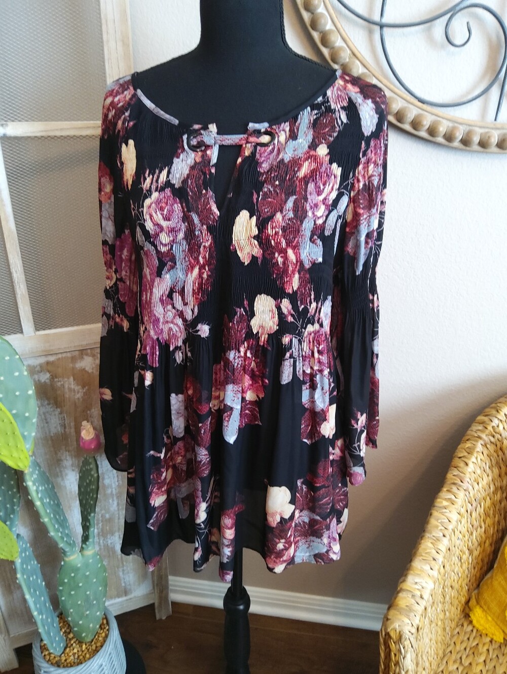 Spense Black Floral Peasant Tunic